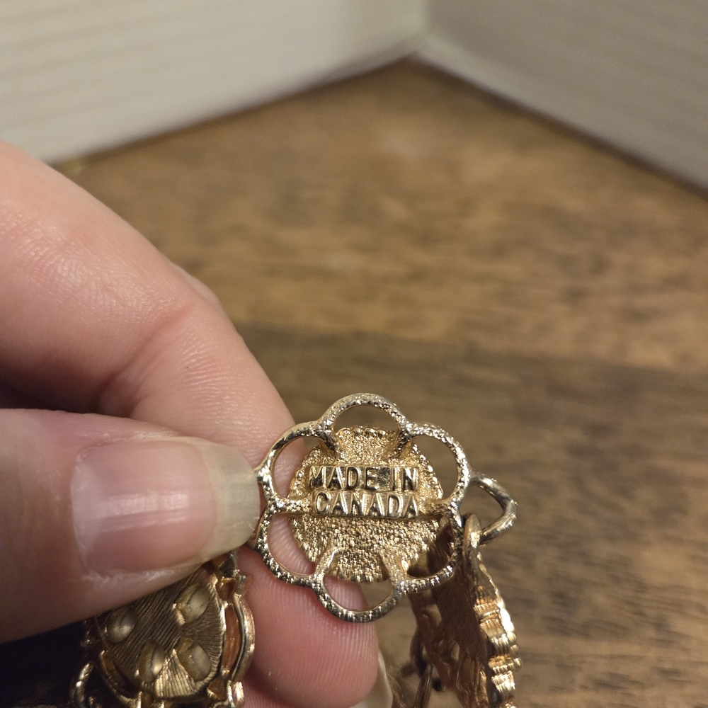 Sarah Coventry Vintage Gold Tone Bracelet with Pearl, Coral, and Turquoise - Picture 6 of 12